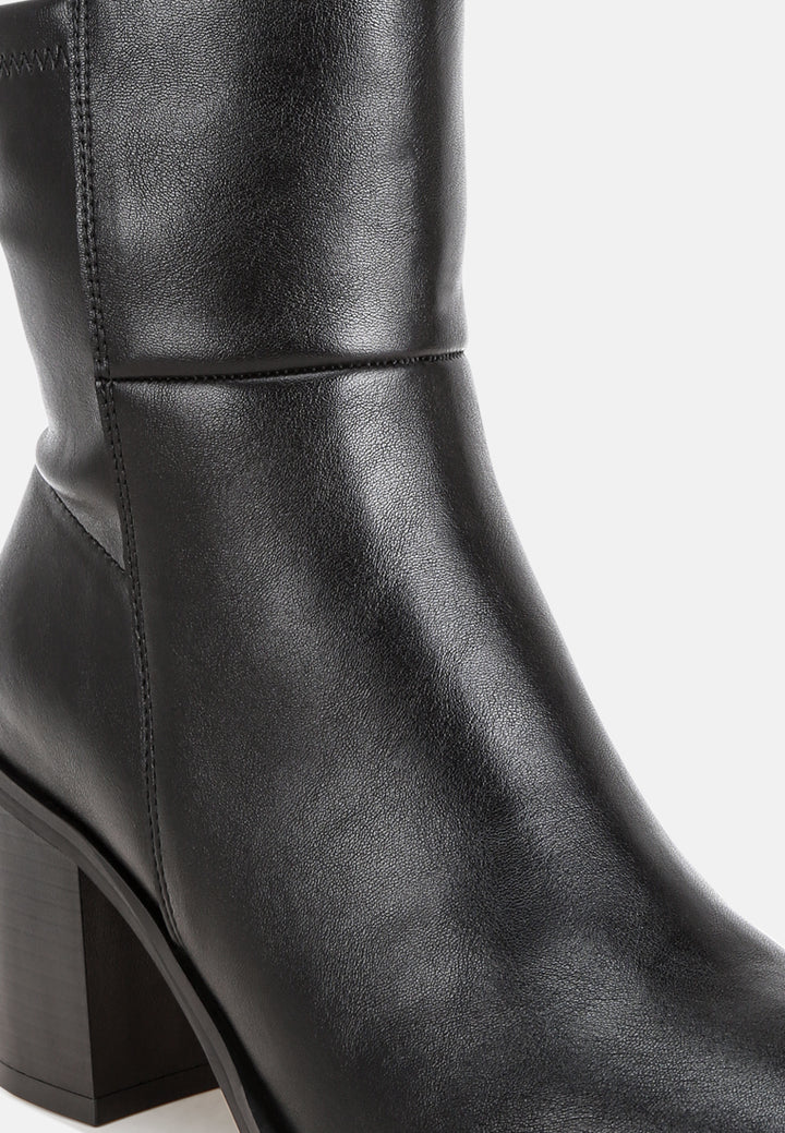 Lucania Chunky Block Heel Ankle Boots#color_black-smooth