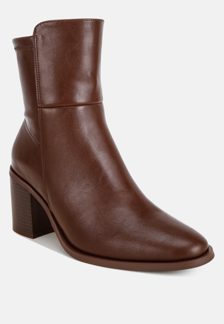 Lucania Chunky Block Heel Ankle Boots#color_brown-smooth