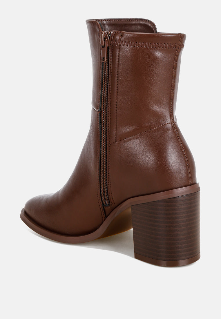 Lucania Chunky Block Heel Ankle Boots#color_brown-smooth