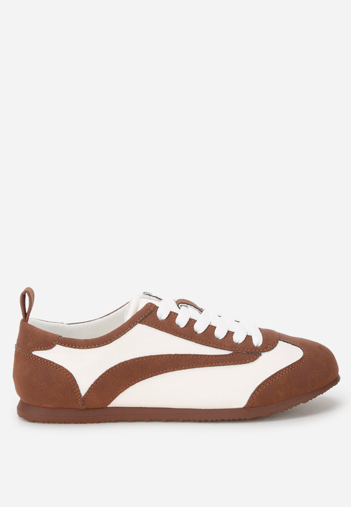 moomba classic lace-up flat Sneakers#color_brown