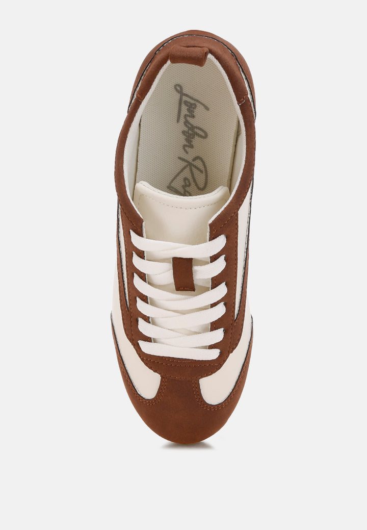 moomba classic lace-up flat Sneakers#color_brown