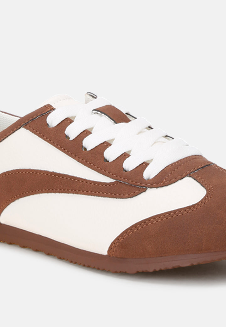 moomba classic lace-up flat Sneakers#color_brown