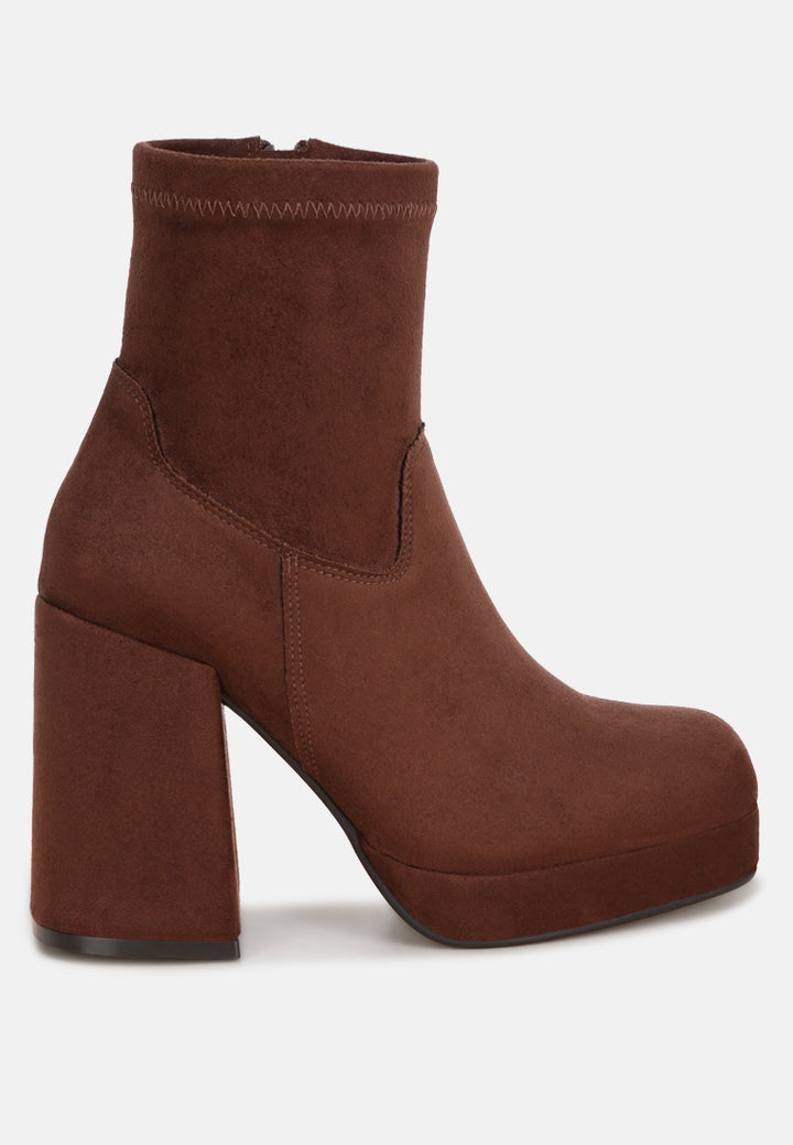 Botines con punta cuadrada elevada Antbera#color_brown-suede