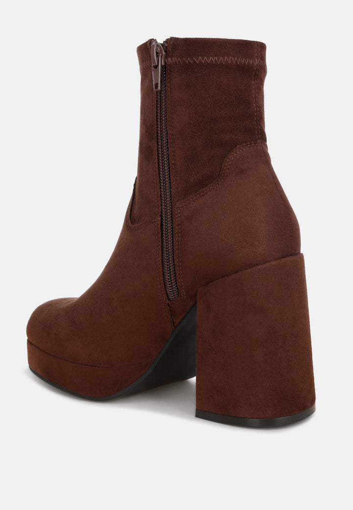Botines con punta cuadrada elevada Antbera#color_brown-suede