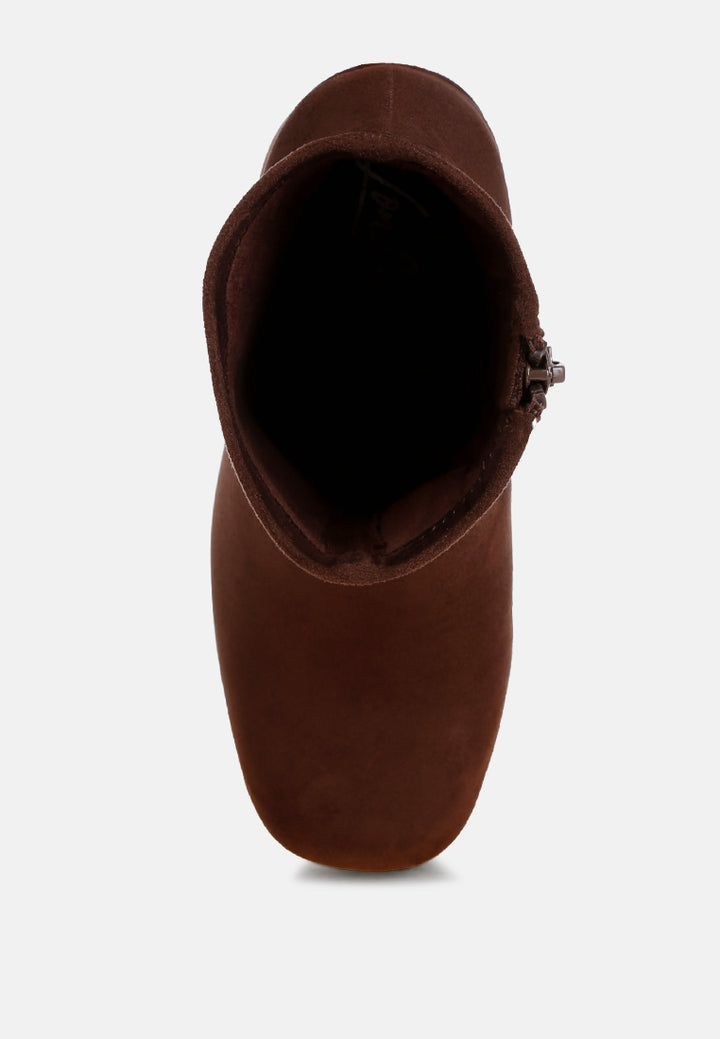 Botines con punta cuadrada elevada Antbera#color_brown-suede