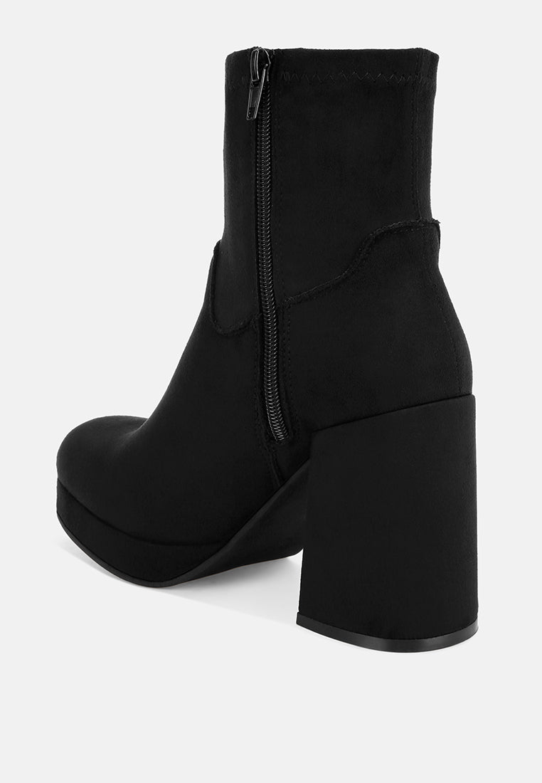 Botines con punta cuadrada elevada Antbera#color_black-suede