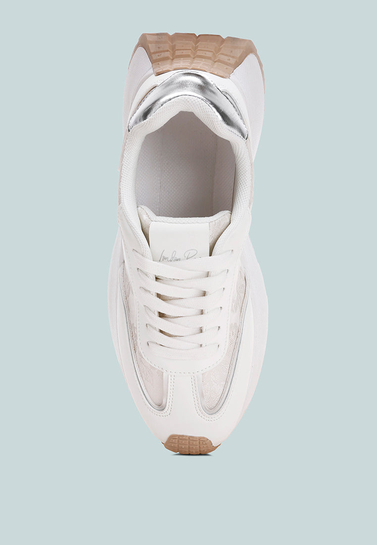 Zapatillas deportivas informales con bloques de color Squeaker#color_white