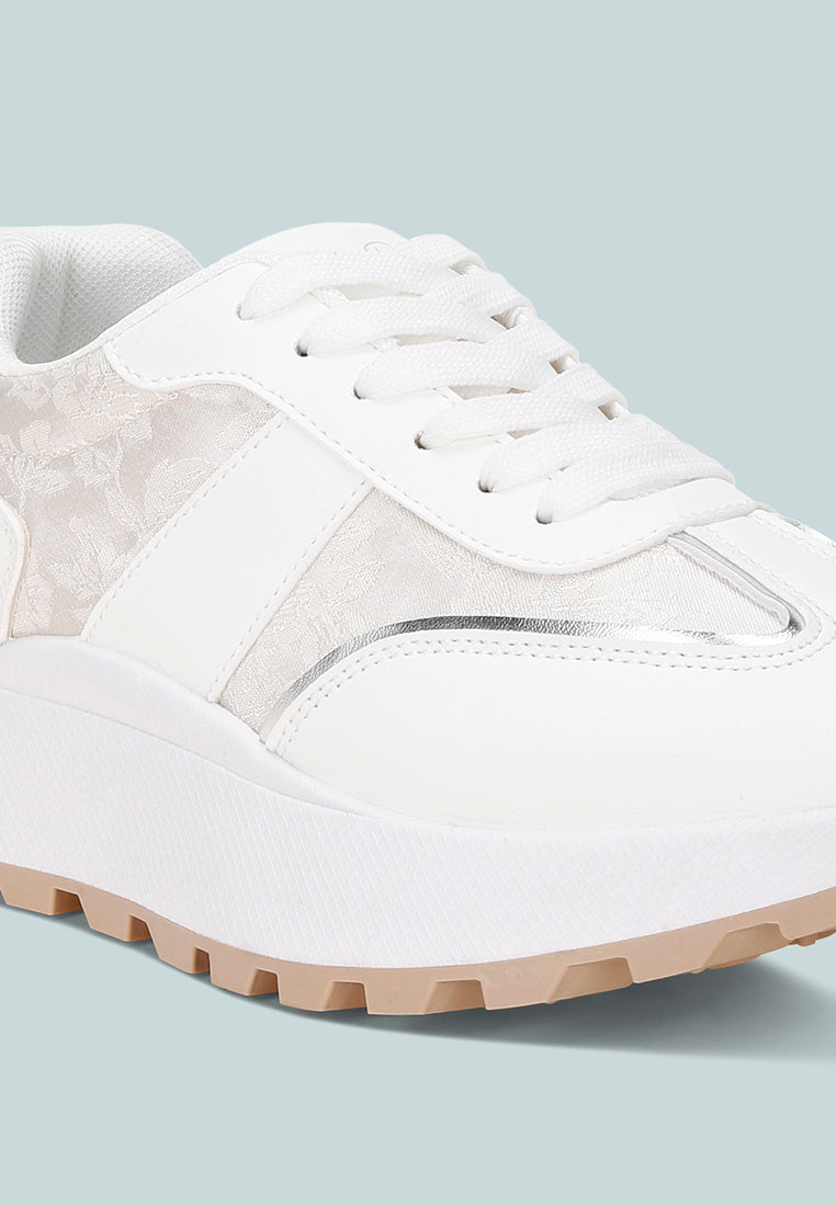 Zapatillas deportivas informales con bloques de color Squeaker#color_white