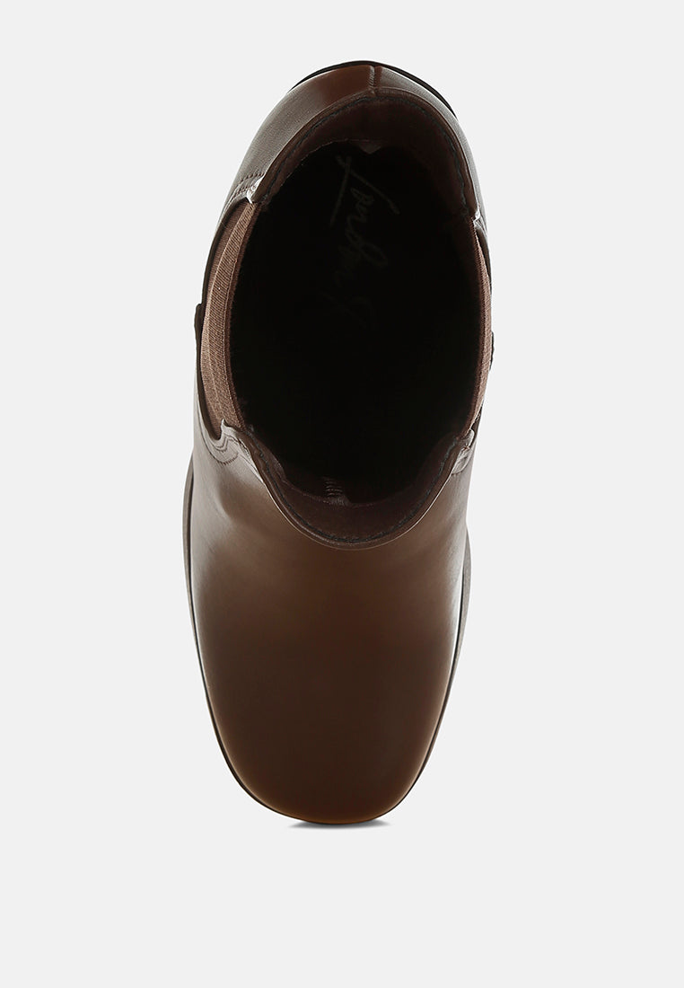 scuala faux leather chelsea boots#color_brown