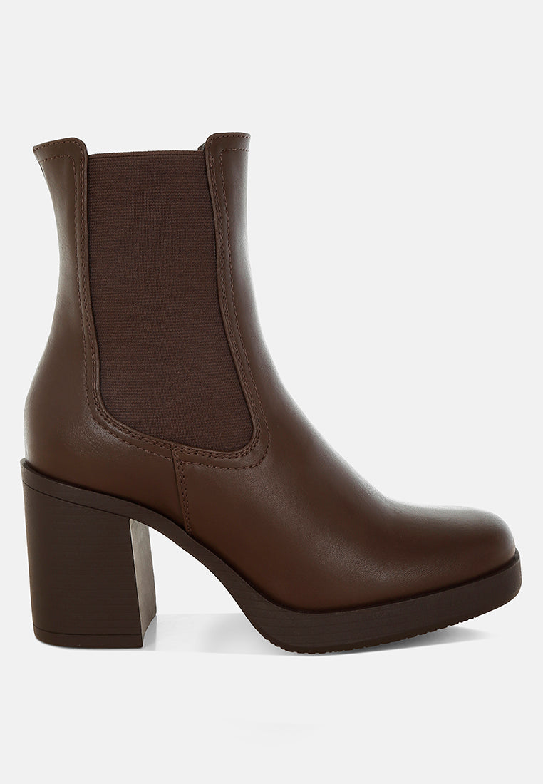 scuala faux leather chelsea boots#color_brown