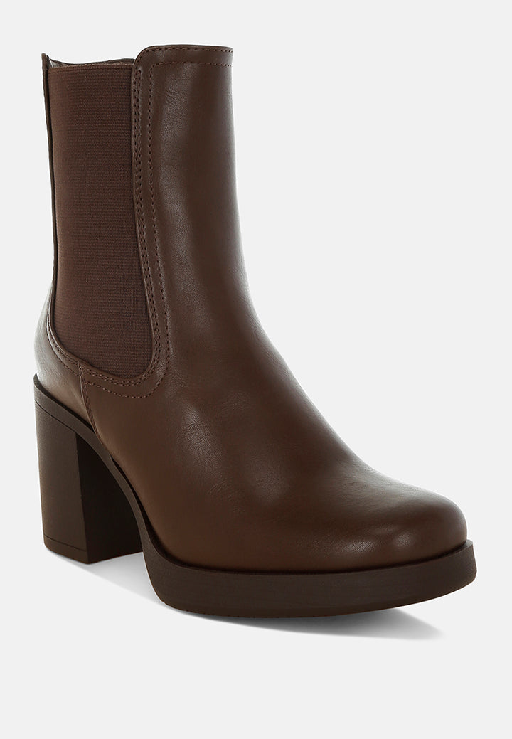 scuala faux leather chelsea boots#color_brown