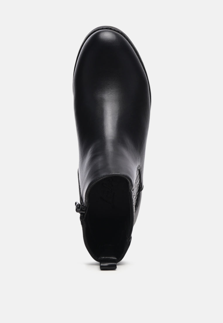 black almond toe chelsea boots#color_black
