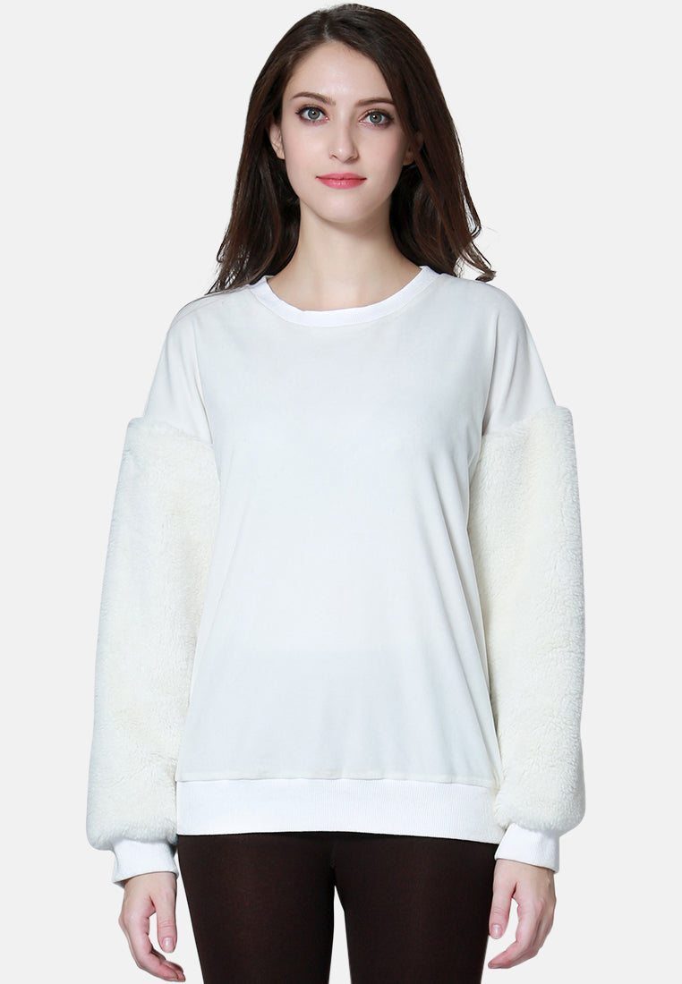 soft comfortable white sweatshirt#color_white
