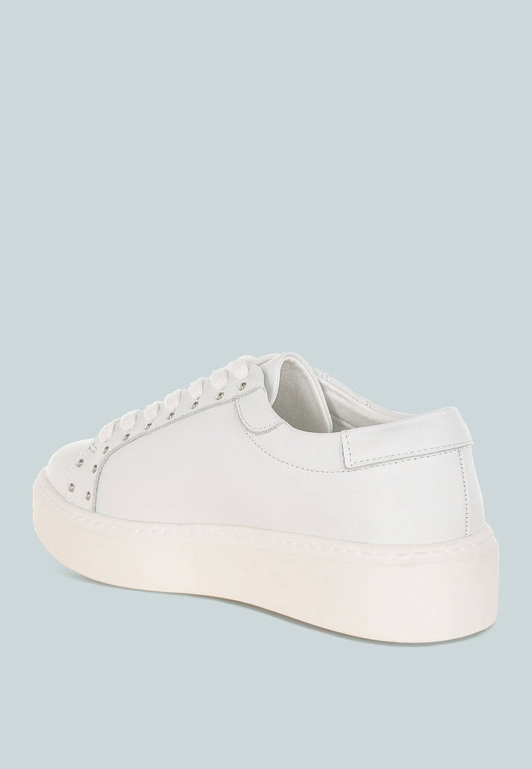 zapatillas gruesas con adornos y tachuelas strider#color_white