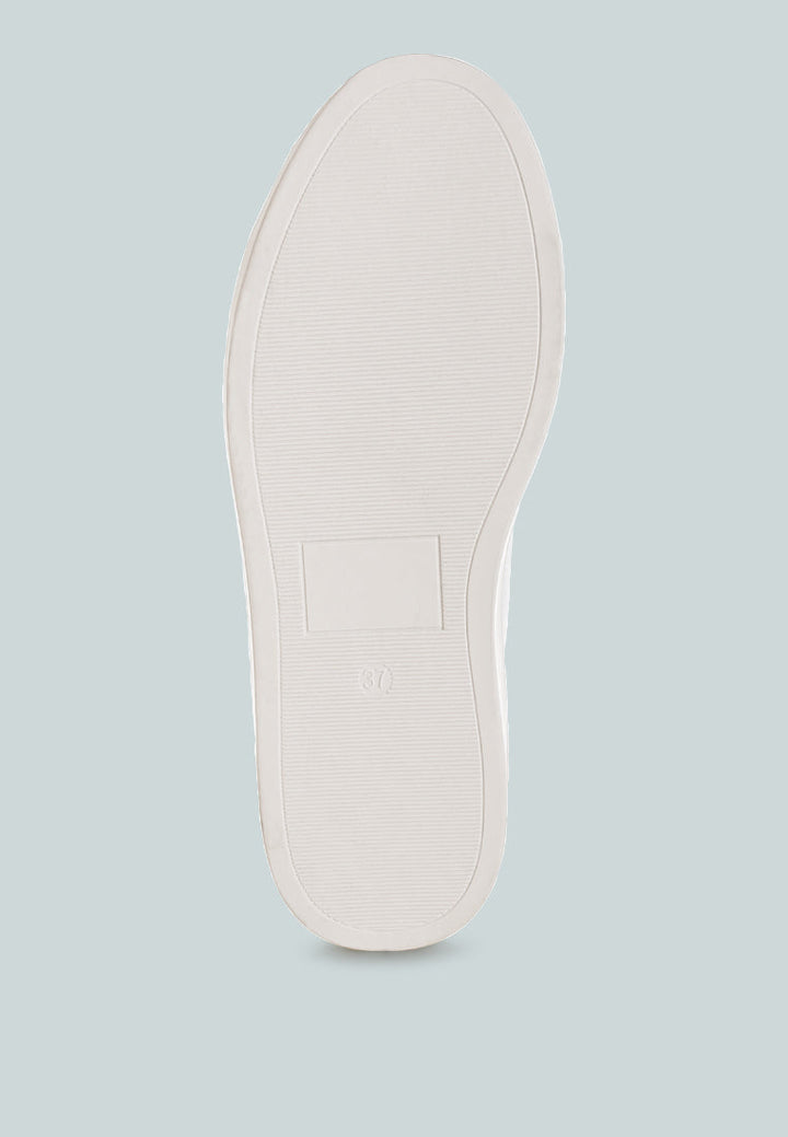 zapatillas gruesas con adornos y tachuelas strider#color_white