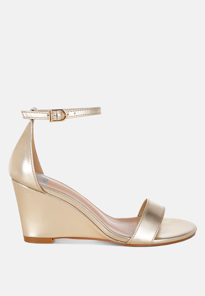 sandalias elegantes con tacón de cuña volora#color_gold
