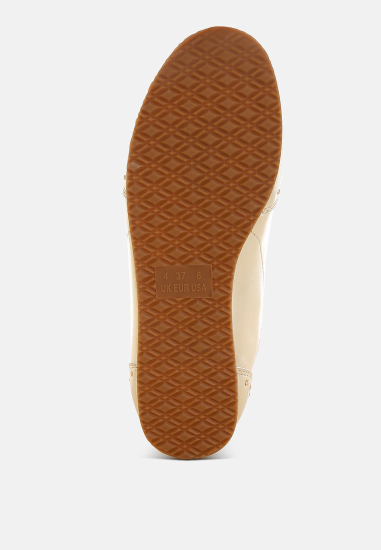 Zapatillas yorika de piel sintética metalizada con tachuelas#color_gold
