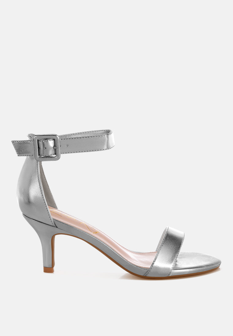 yuti glossy kitten Hheel sandals#color_silver-metallic-faux-leather