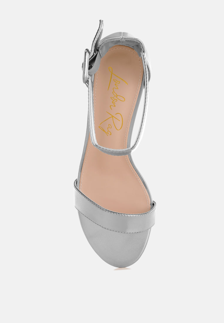 yuti glossy kitten Hheel sandals#color_silver-metallic-faux-leather