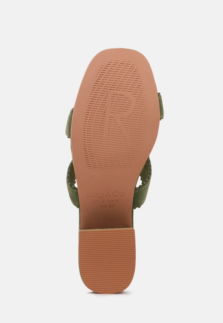 Sandalia de piel con textura de cocodrilo zena#color_verde