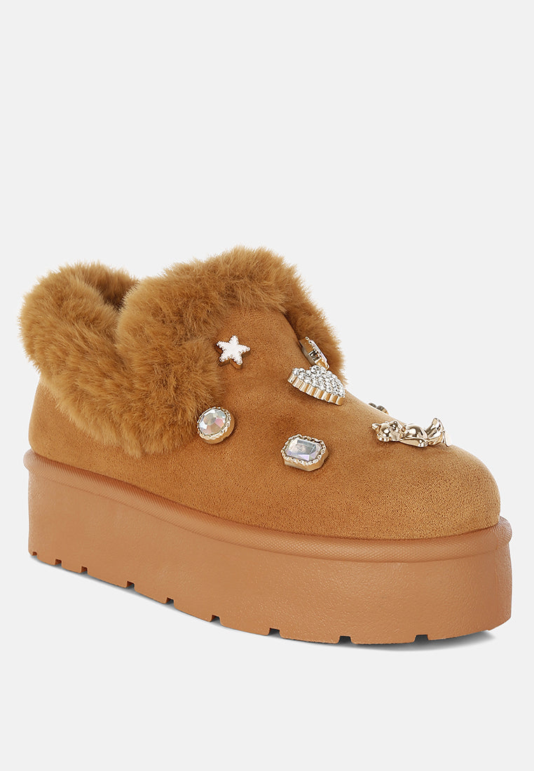 zeta charm detail slip on snow boots#color_tan