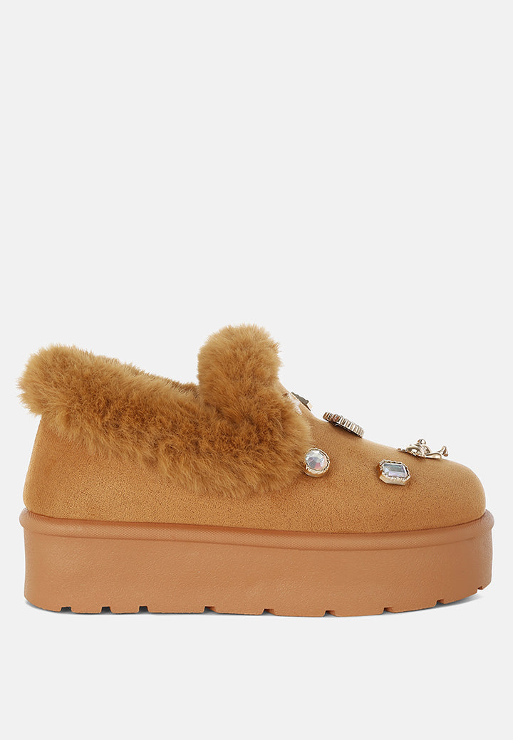 zeta charm detail slip on snow boots#color_tan