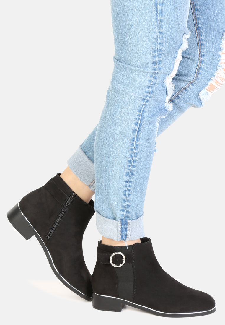 bailee chelsea boots women to make a statement#color_black