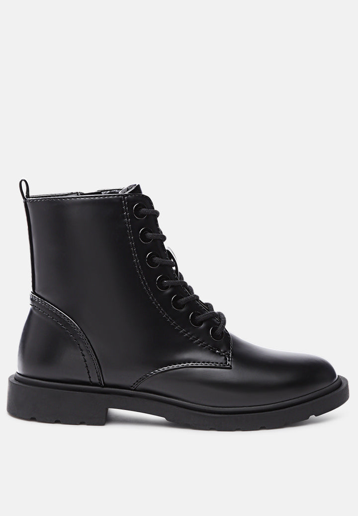 blanco solid classic ankle boots#color_black