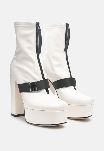 boomer chunky high block heel boots#color_white