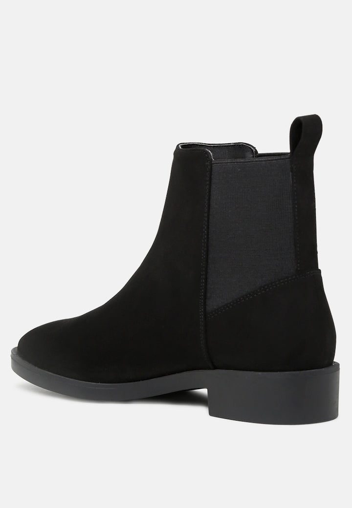 bunny chelsea boots to make a statement#color_black