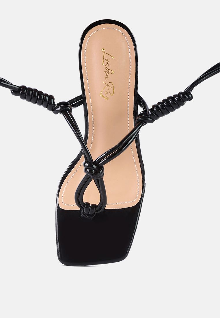 cassino thong chain heel sandals#color_black