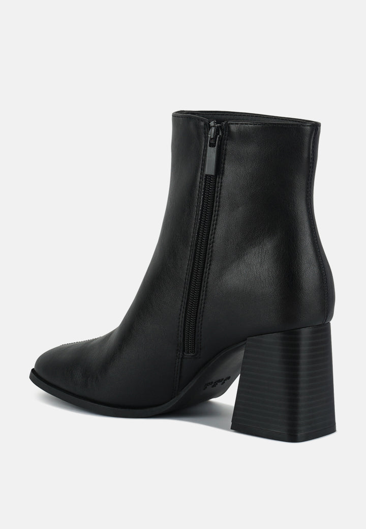 cox cut out block heeled chelsea boots#color_black
