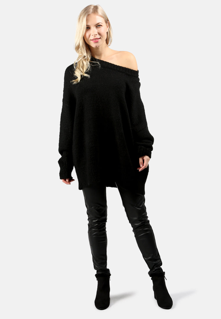 crew neck oversize sweater with ribbed bottom and cuffs#color_black