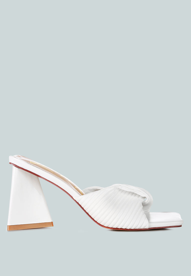 cupid kiss pleated twist strap sandals#color_white