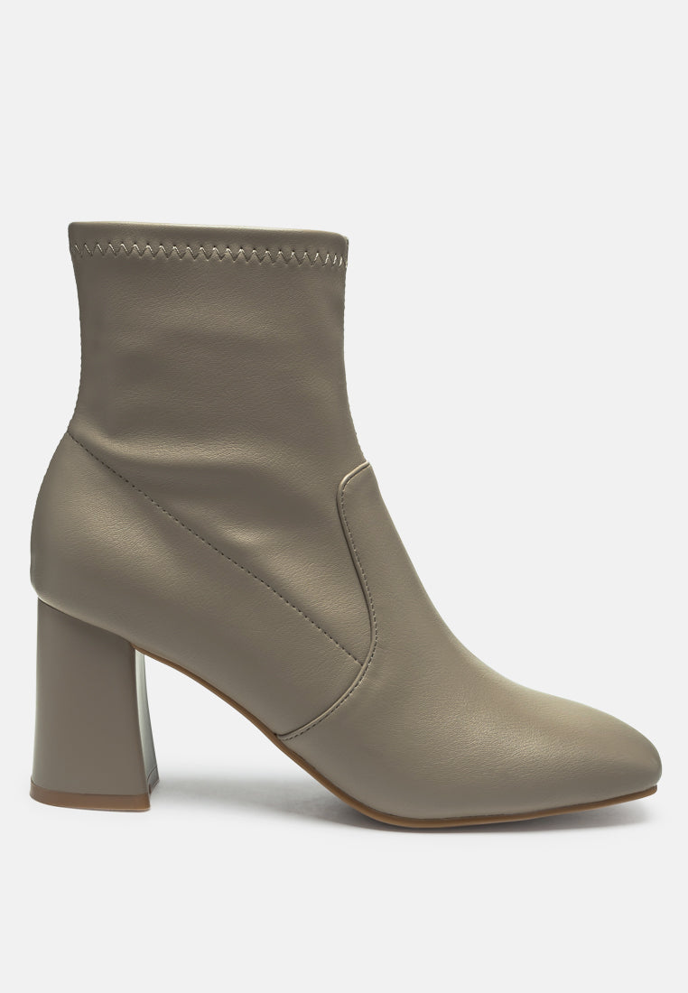 daffofil block heeled ankle boots#color_grey