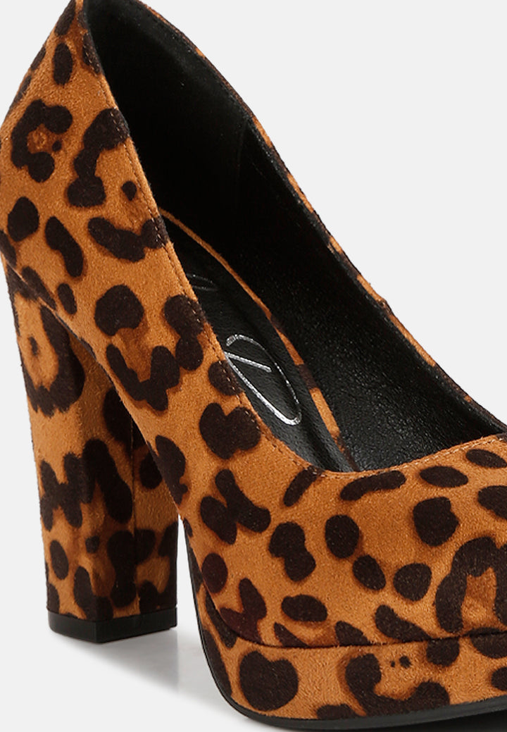 delia seude block heel pumps#color_leopard