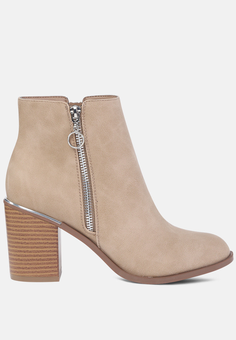 dora zipper block heeled ankle boots with side zipper#color_farrell-sand