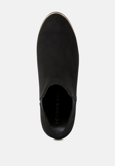 emmy chelsea boots to make a statement#color_black