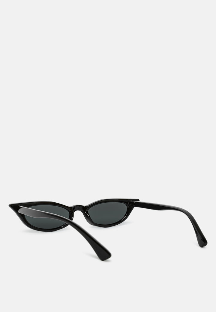friendly oval cat eye sunglasses#color_black
