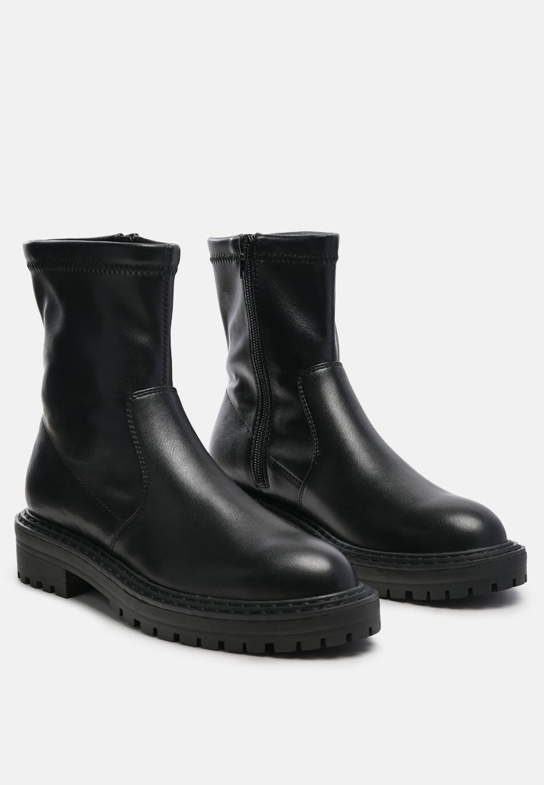 gumb panelled chunky ankle boots#color_black