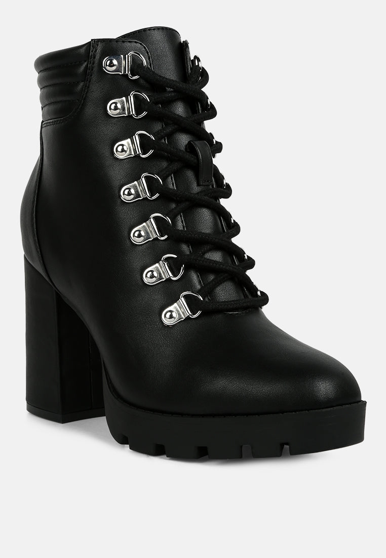 hamiltons lace up block heel boots#color_black
