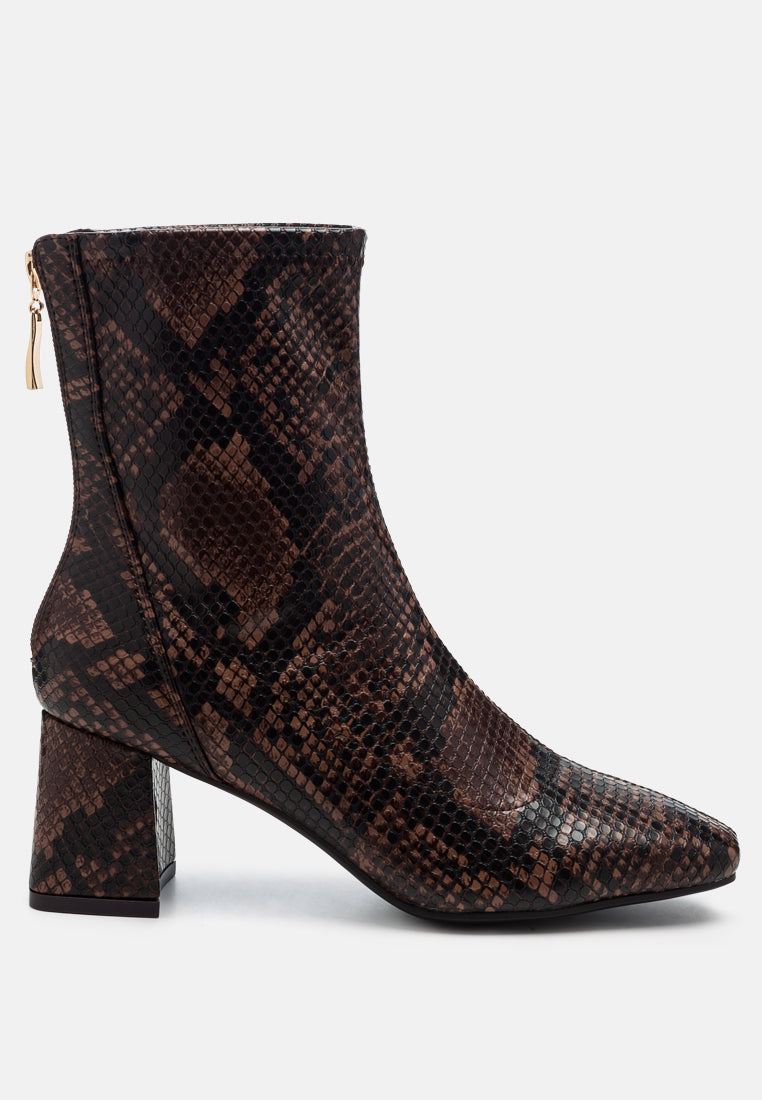 hera runaway classic ankle boots#color_brown