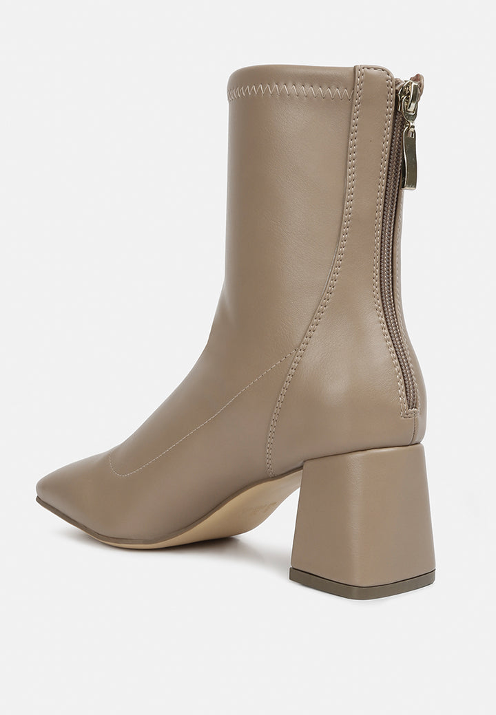 hera runaway classic ankle boots#color_taupe