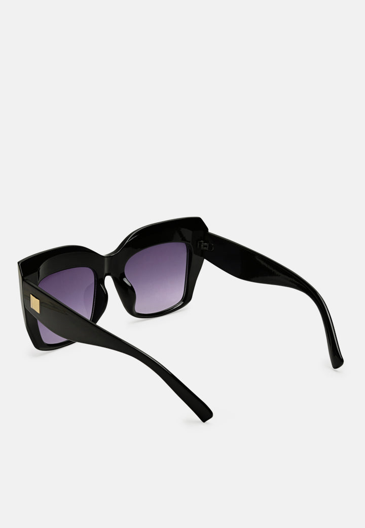 high gaze square framed sunglasses#color_grey