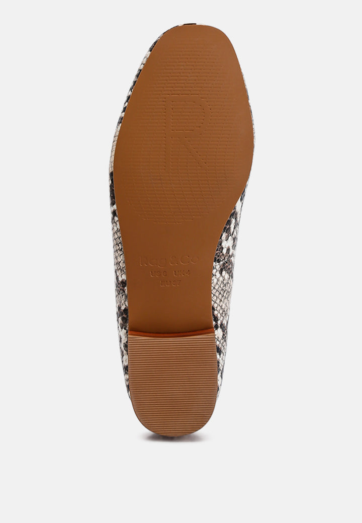 julia textured loafers#color_snake-print
