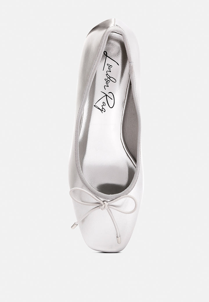 laga metallic low block heel ballerinas#color_silver