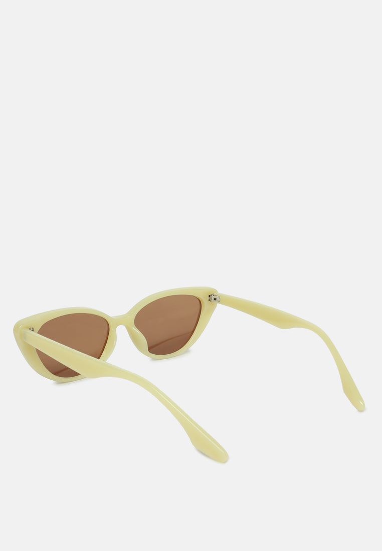 laid-back oval cat eye sunglasses#color_yellow-brown