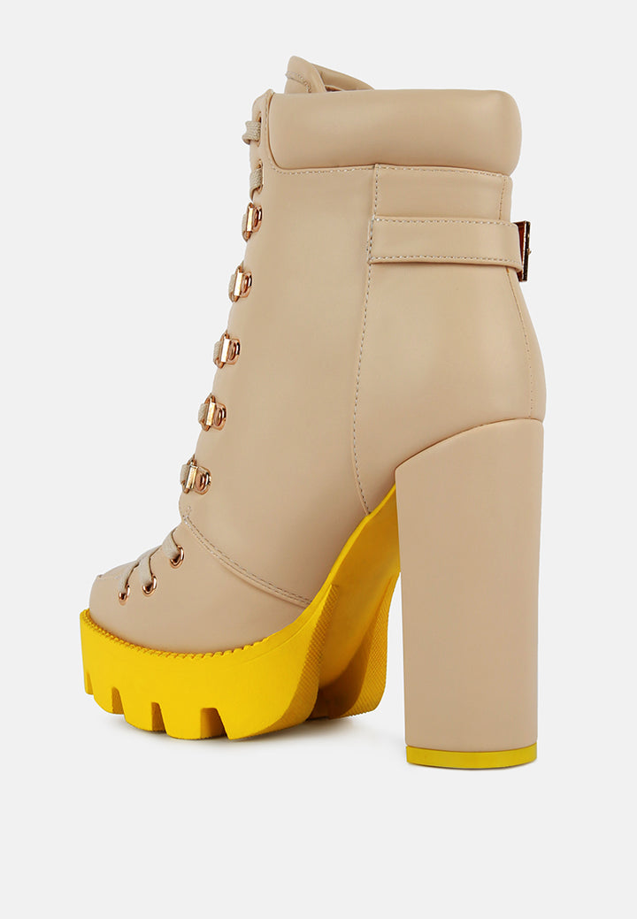 larch cushion collared biker boots by ruw#color_beige