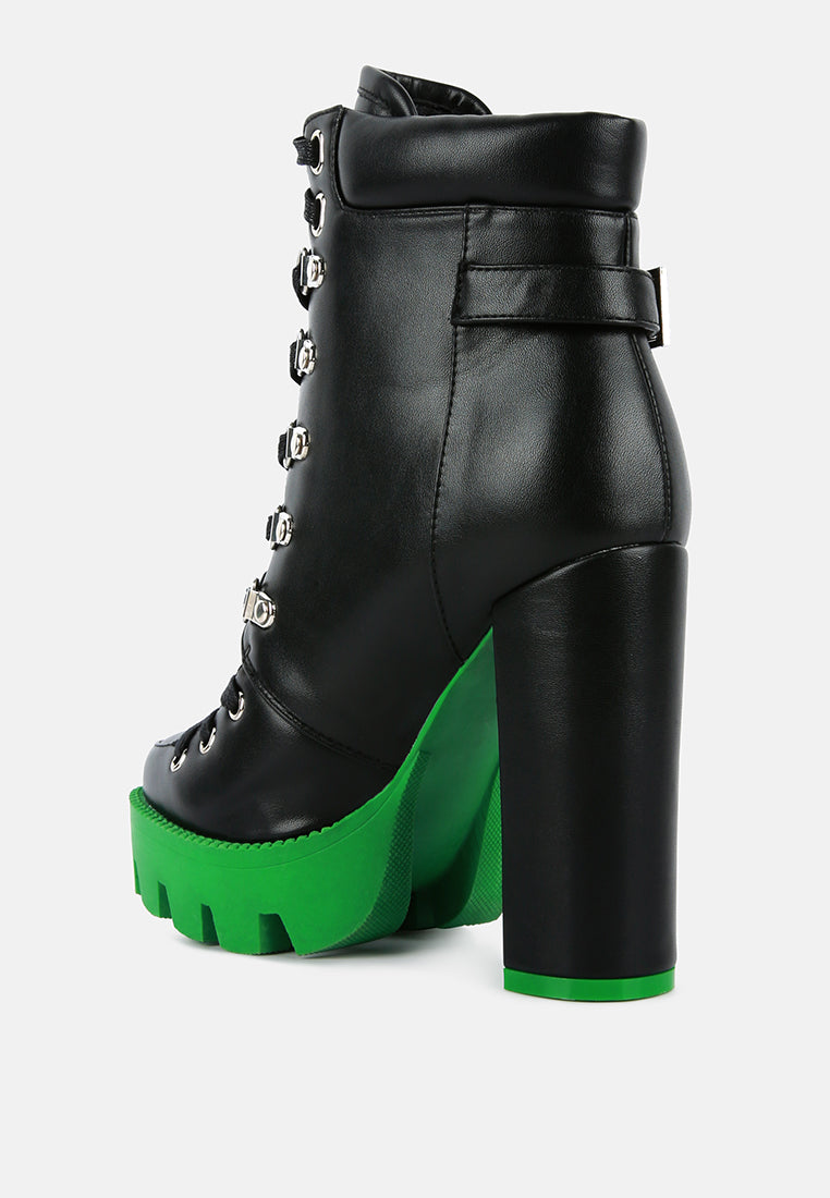 larch cushion collared biker boots#color_black