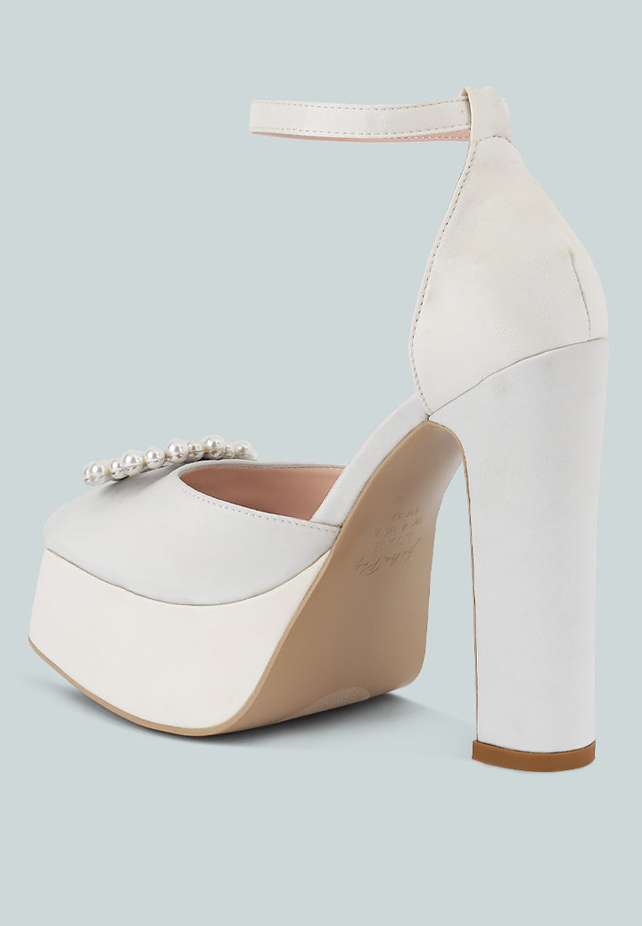maeissa pearls brooch detail platform block heel sandals#color_white